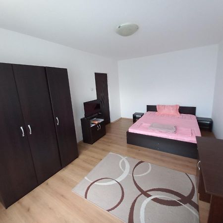 Studio Gorjului Bucharest Luaran gambar