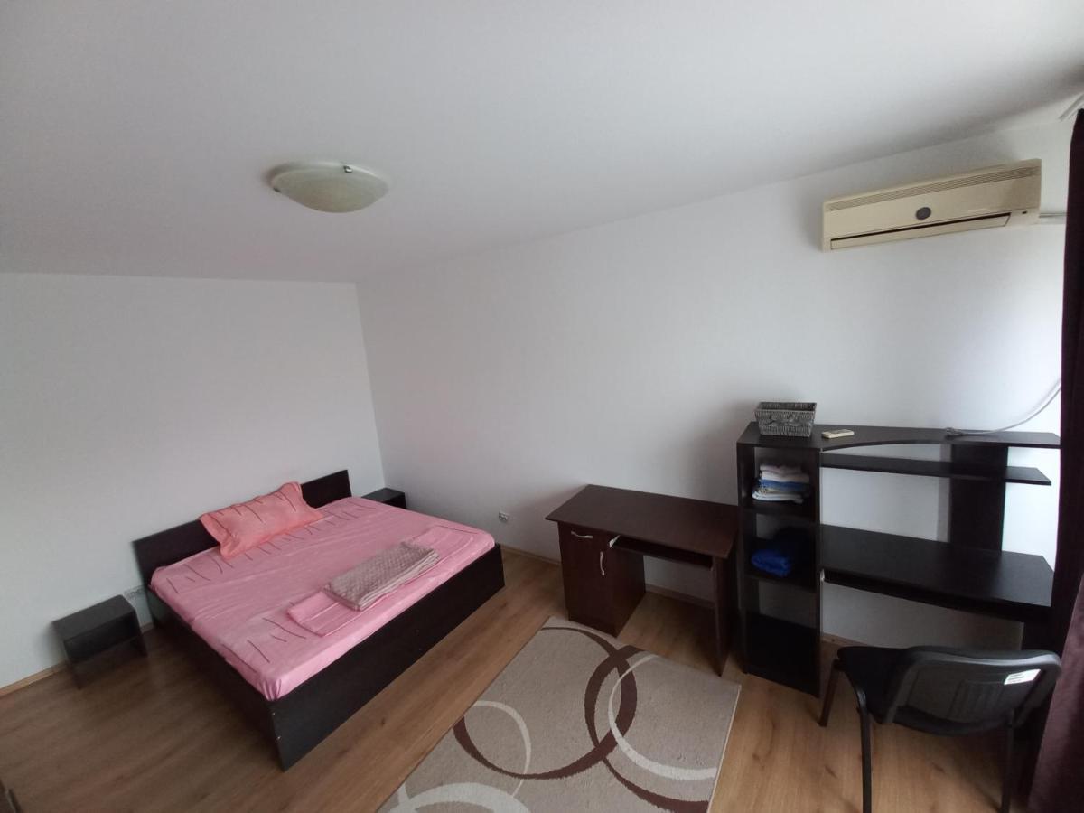 Studio Gorjului Bucharest Luaran gambar