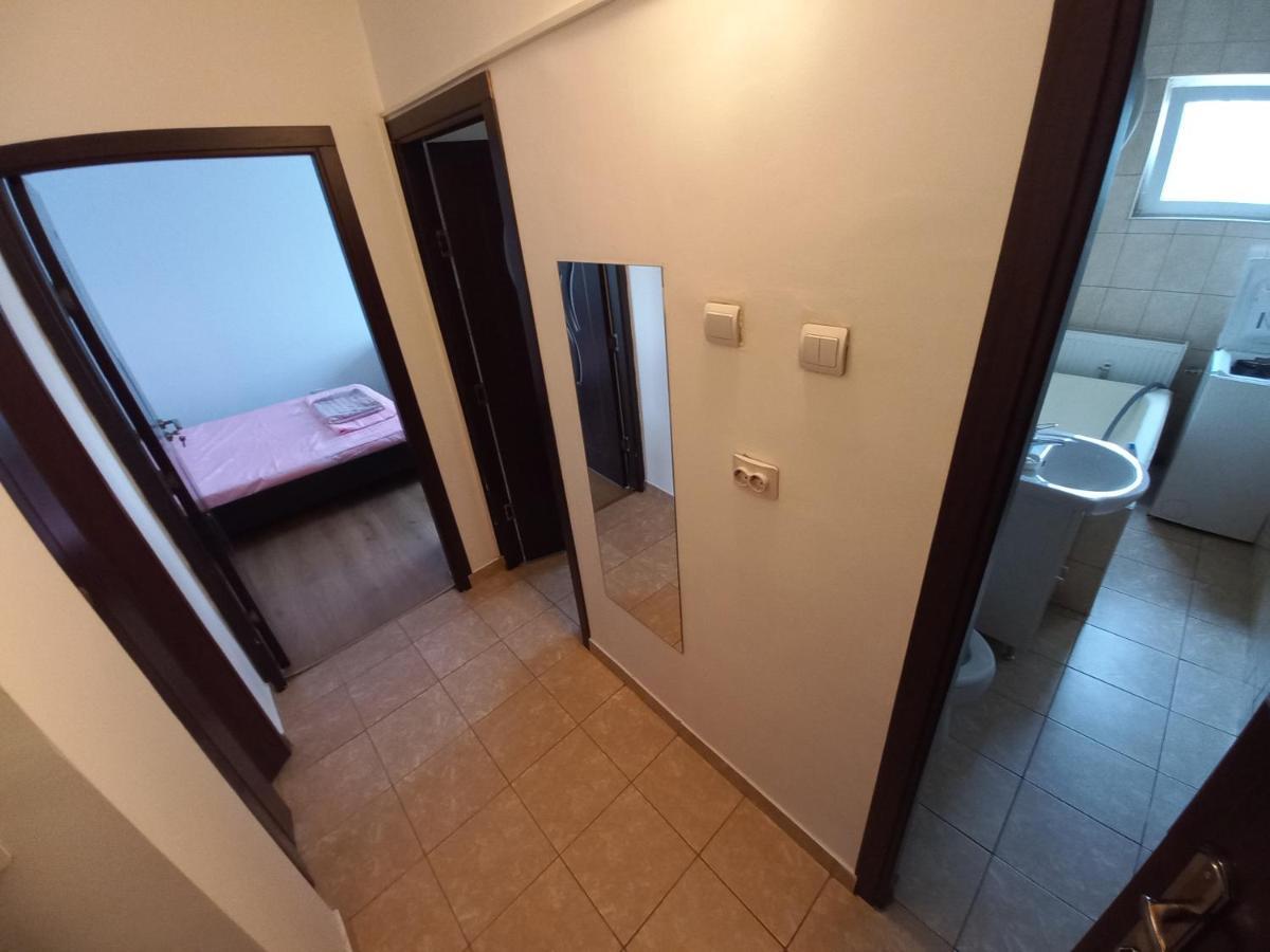 Studio Gorjului Bucharest Luaran gambar